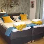 Diamond House Deluxe 6 *