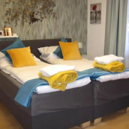 Diamond House Deluxe 6 *