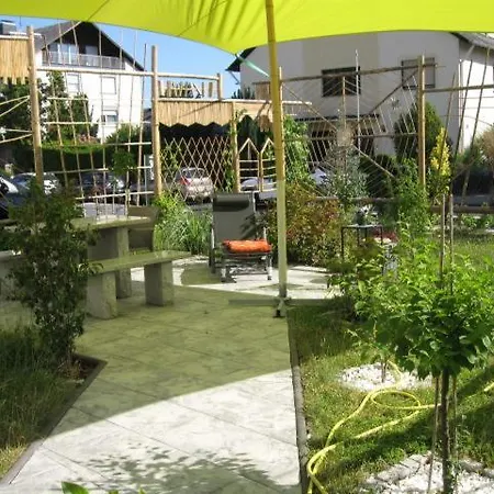 Diamond House Deluxe 6 *