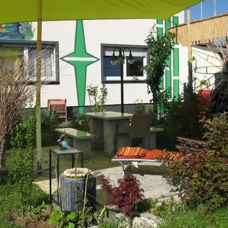 Diamond House Deluxe 6 *