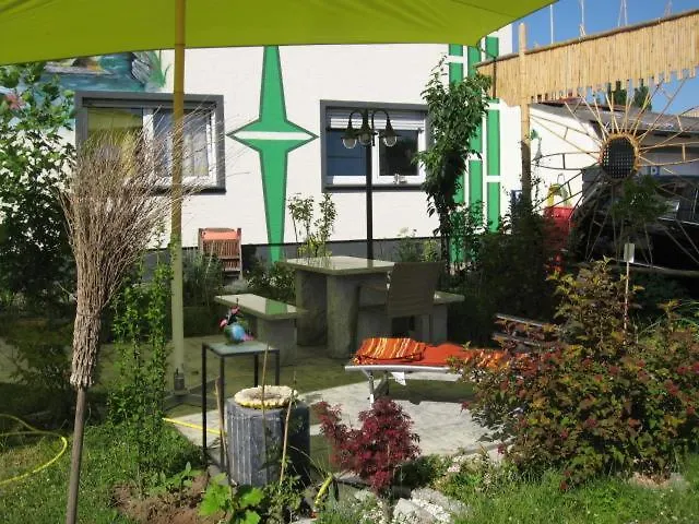 Diamond House Deluxe 6 *